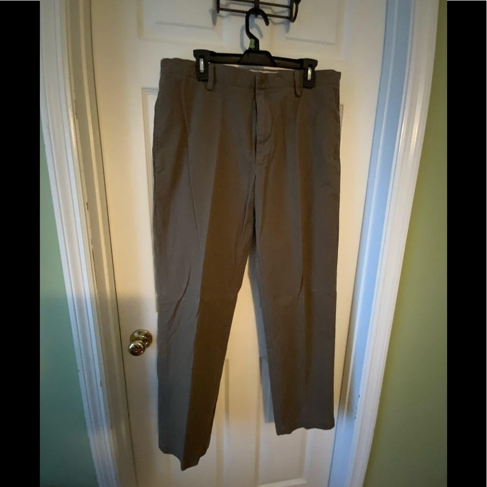 Men’s Banana Republic 36” x 32” chino pants brown